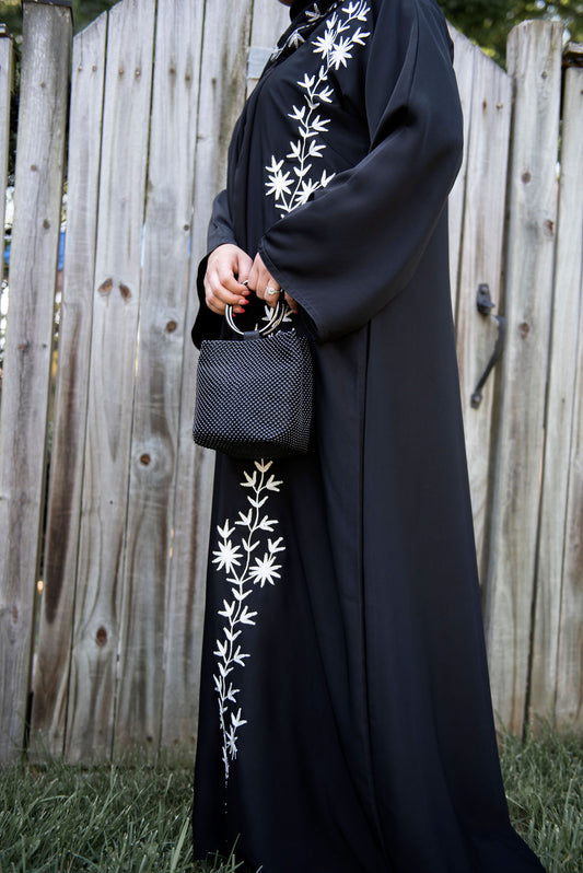 Melaanay Abaya