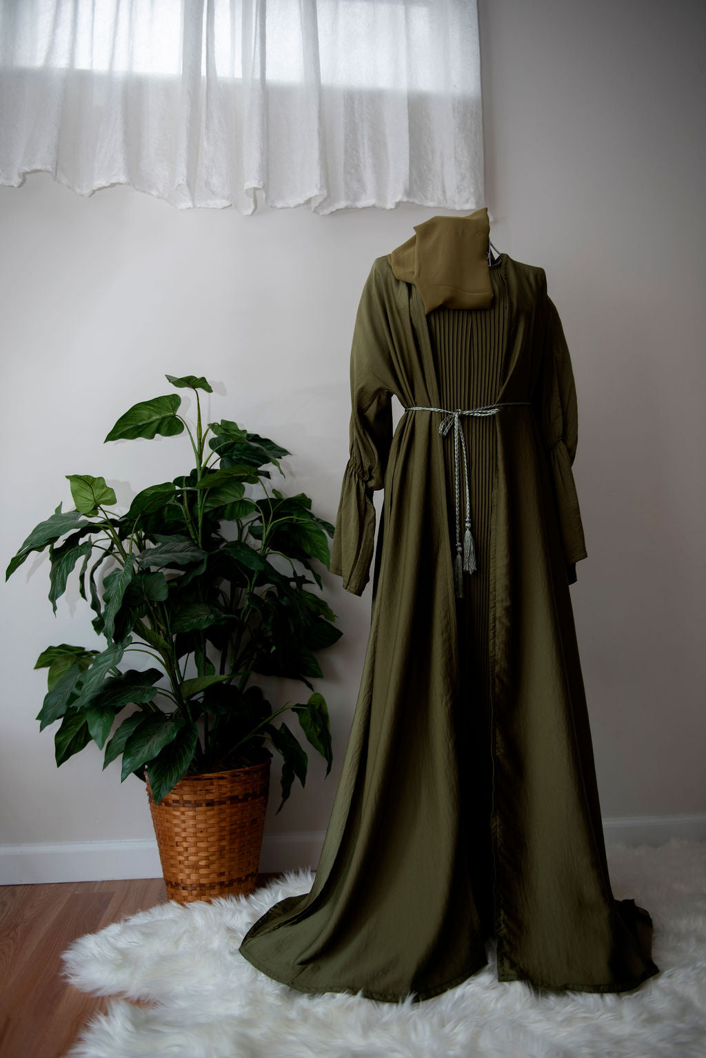 Valley Abaya